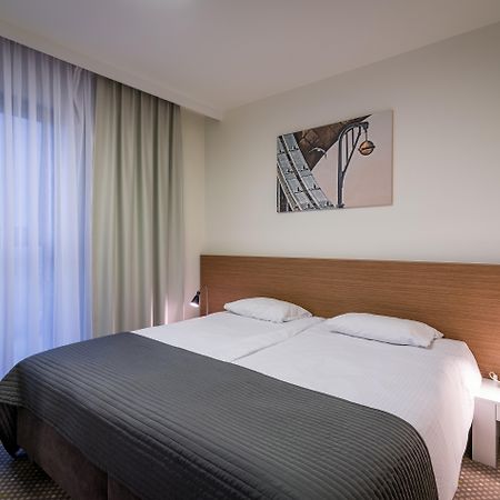 Aparthotel Invite à Wrocław Extérieur photo