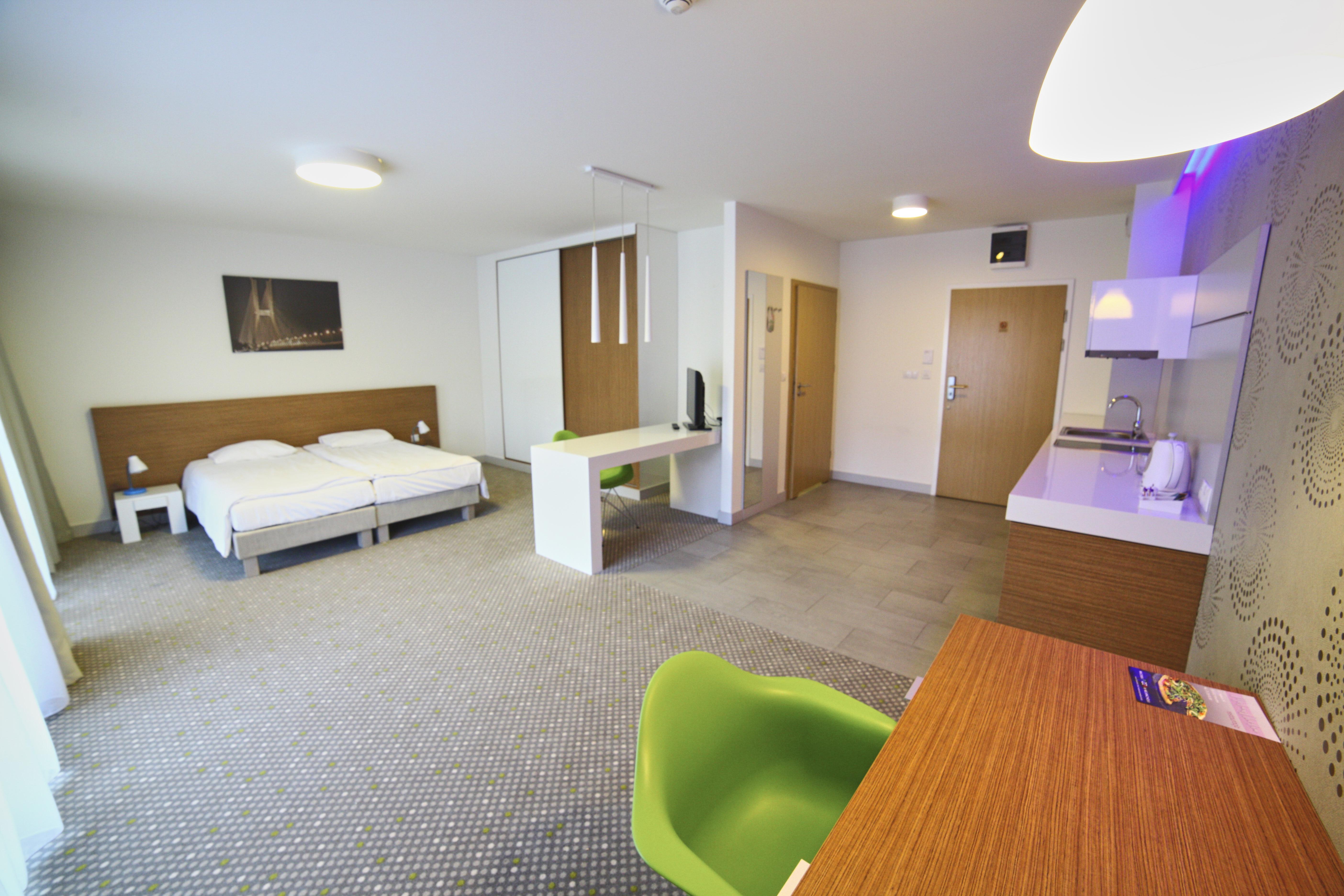 Aparthotel Invite à Wrocław Extérieur photo
