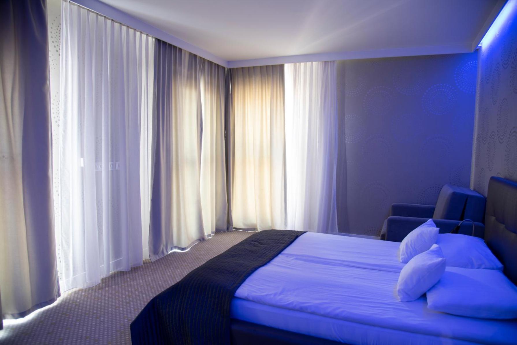 Aparthotel Invite à Wrocław Extérieur photo