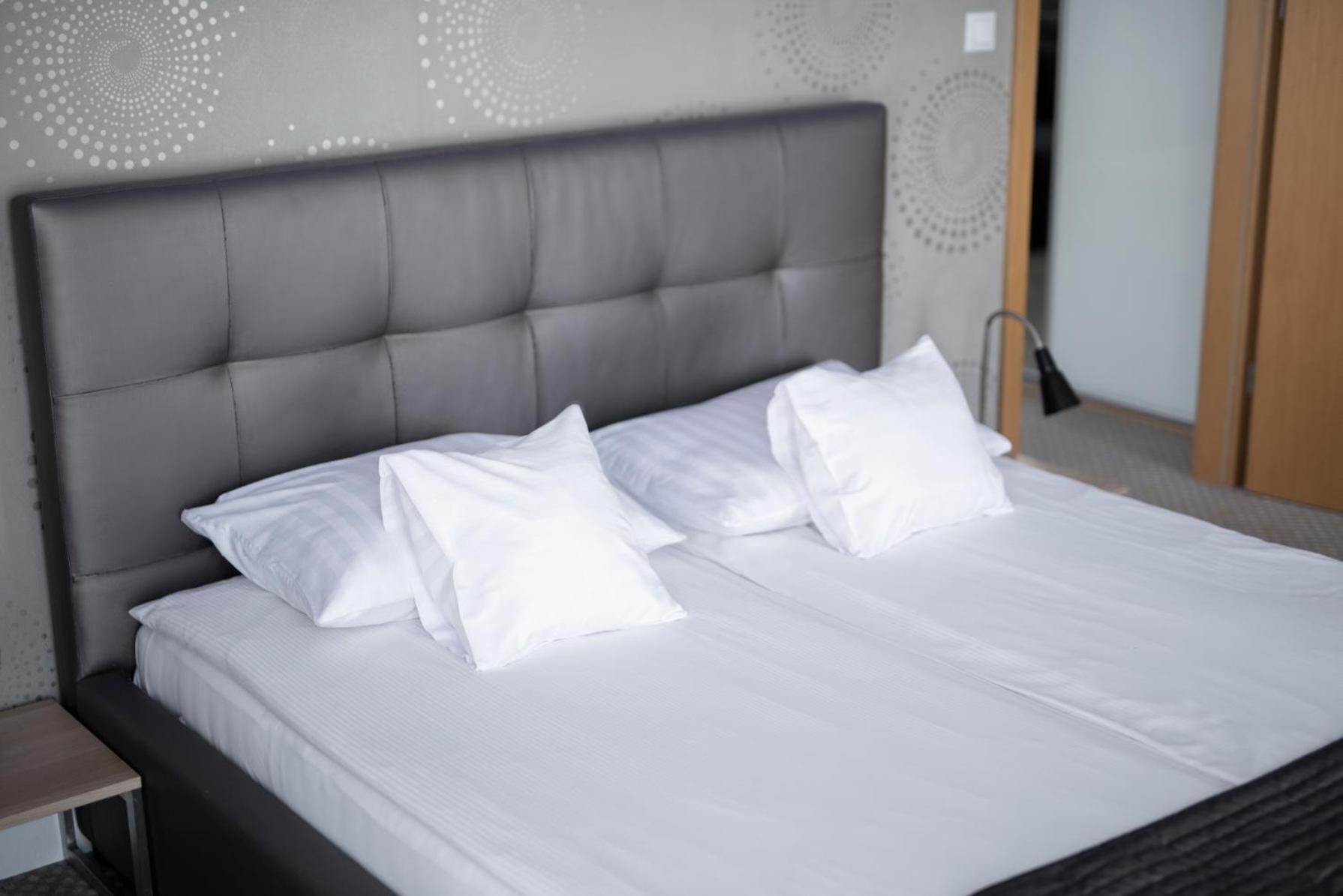 Aparthotel Invite à Wrocław Extérieur photo