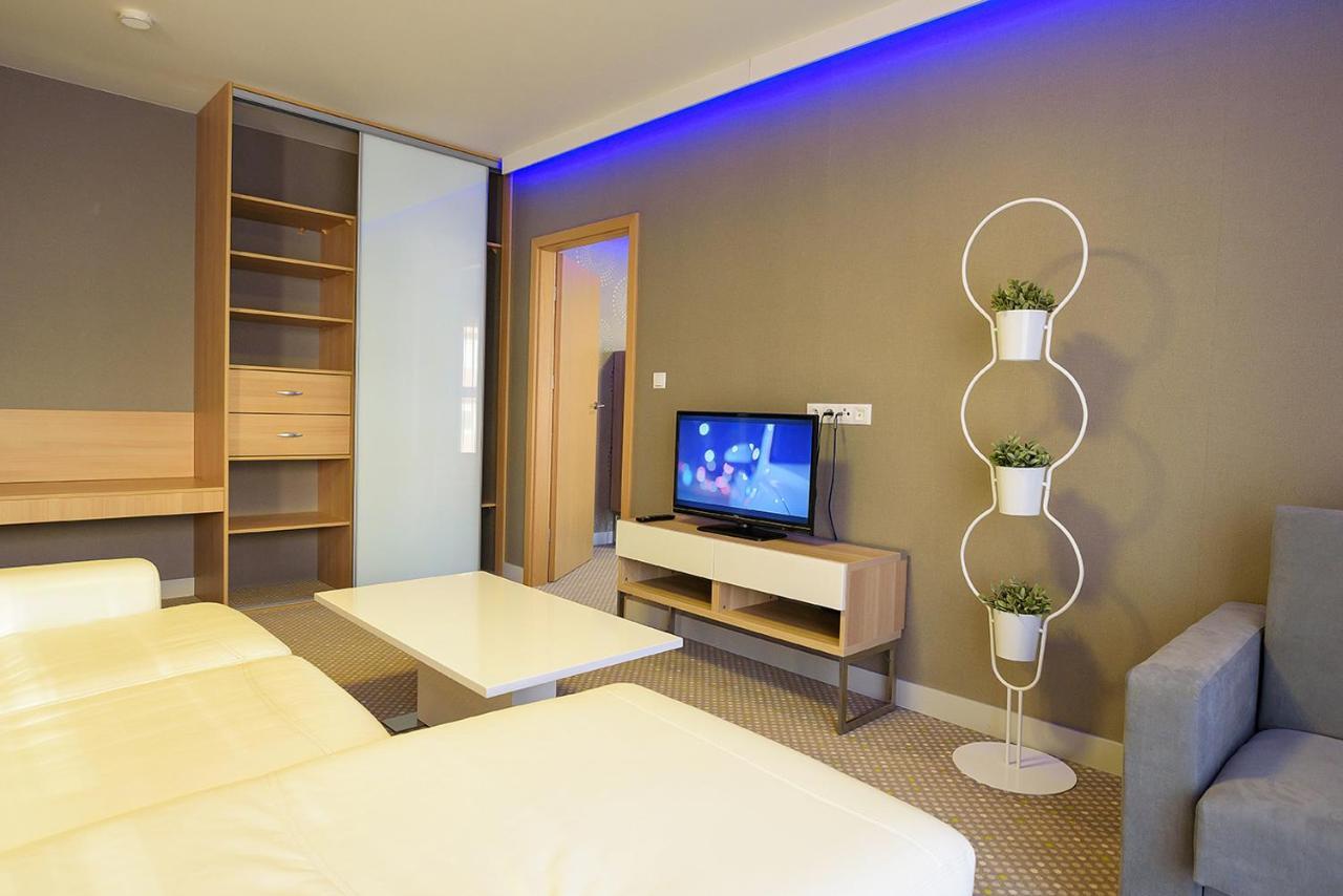 Aparthotel Invite à Wrocław Extérieur photo